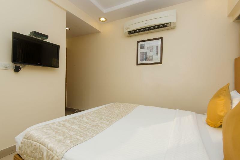Oyo 10007 Hotel Grace Residency Мумбаи Экстерьер фото