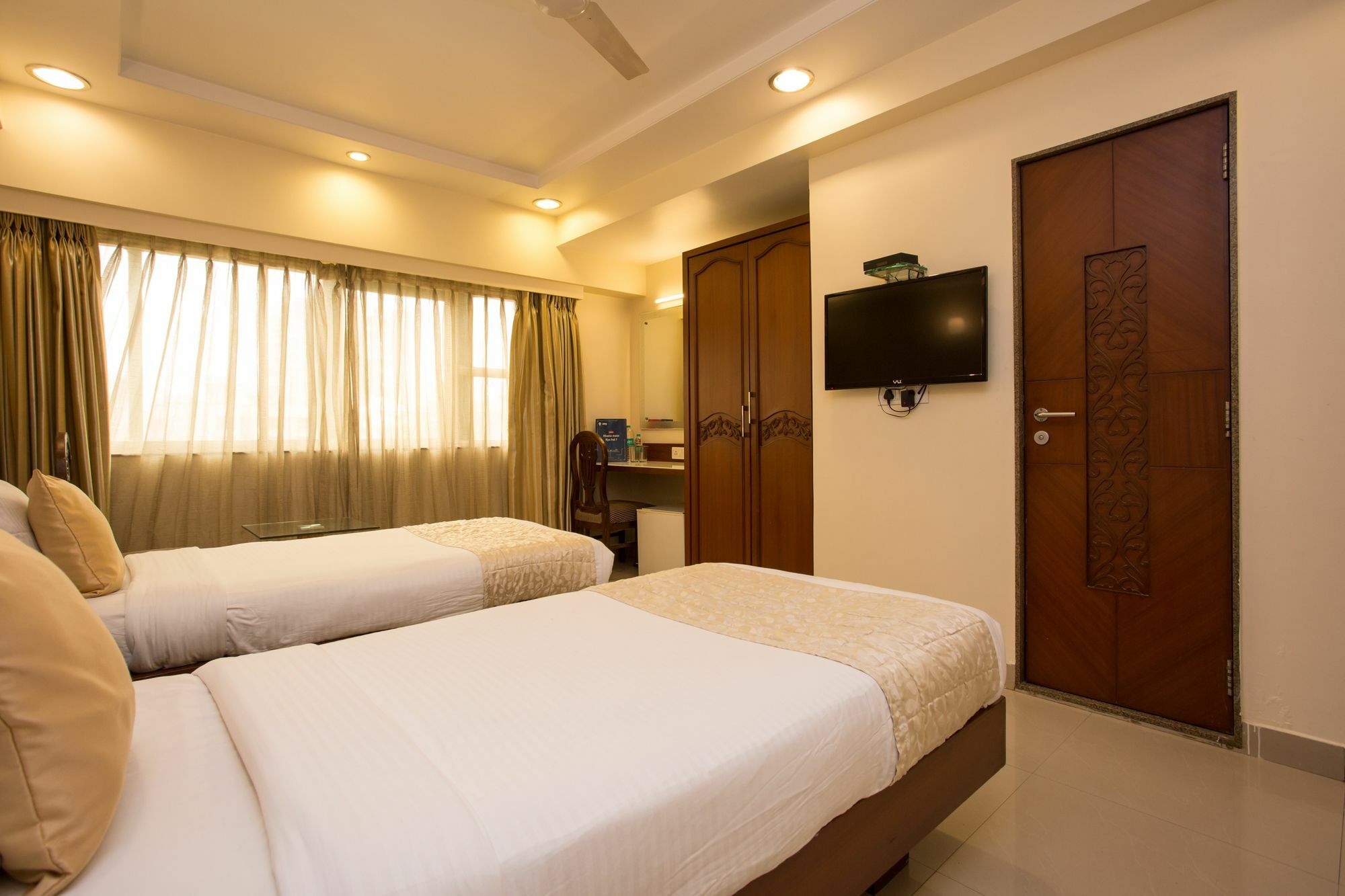 Oyo 10007 Hotel Grace Residency Мумбаи Экстерьер фото